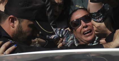 PANTOJA SUFRE ZARANDEOS, ABUCHEOS Y GRITOS DE "LADRONA"