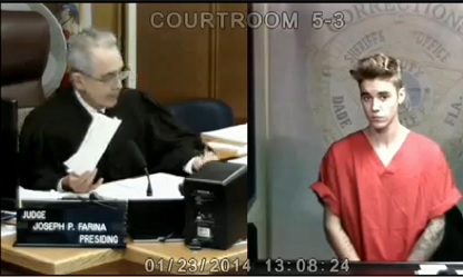Justin dando explicaciones ante el juez